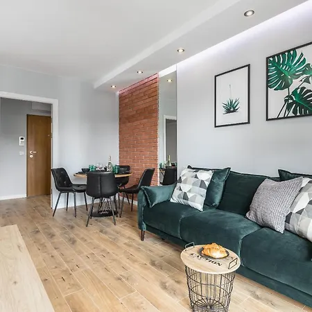 Premium New Town Private Parking Included *