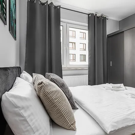 Premium New Town Private Parking Included Apartman